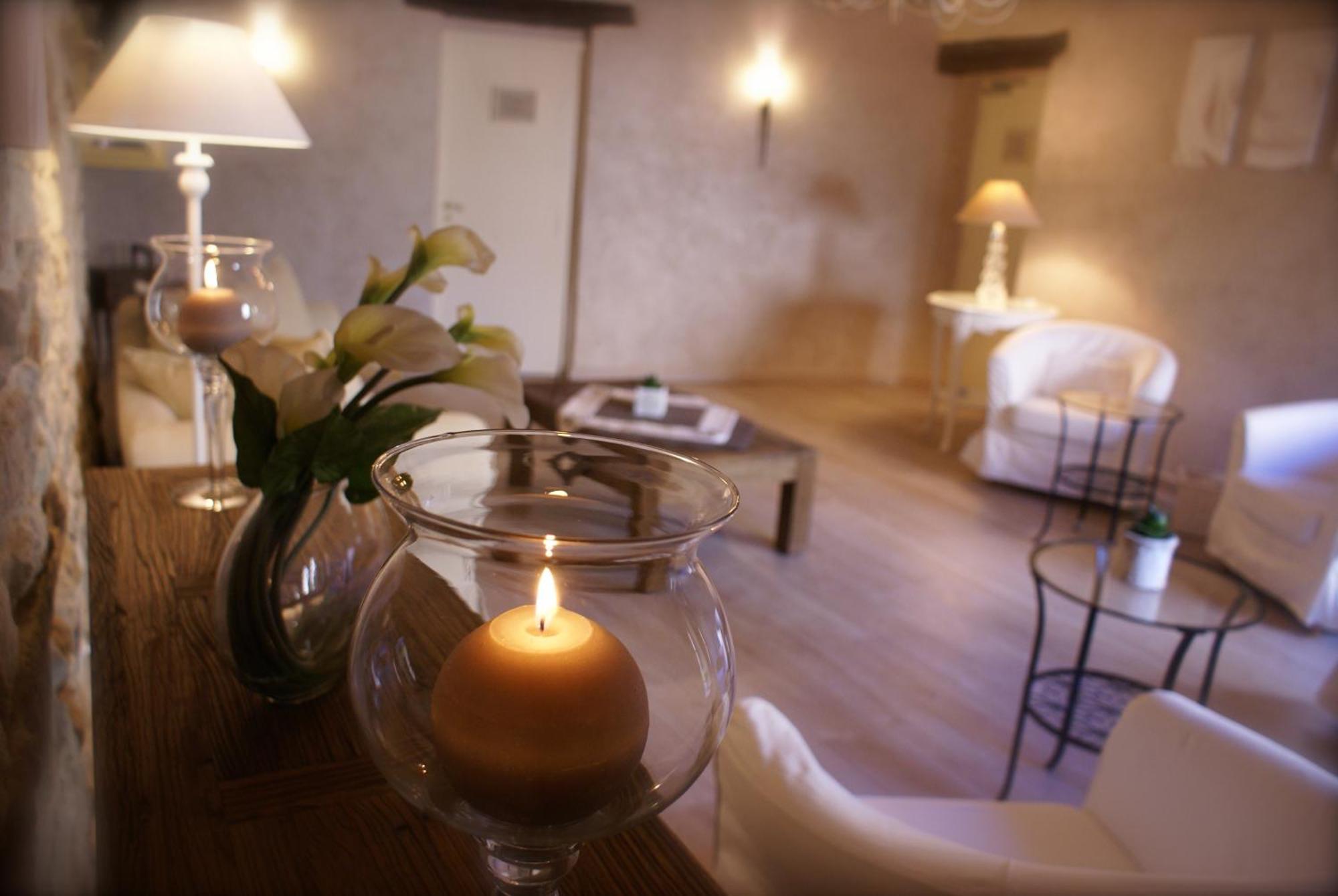 Le Crillon Hotell Murs  Eksteriør bilde