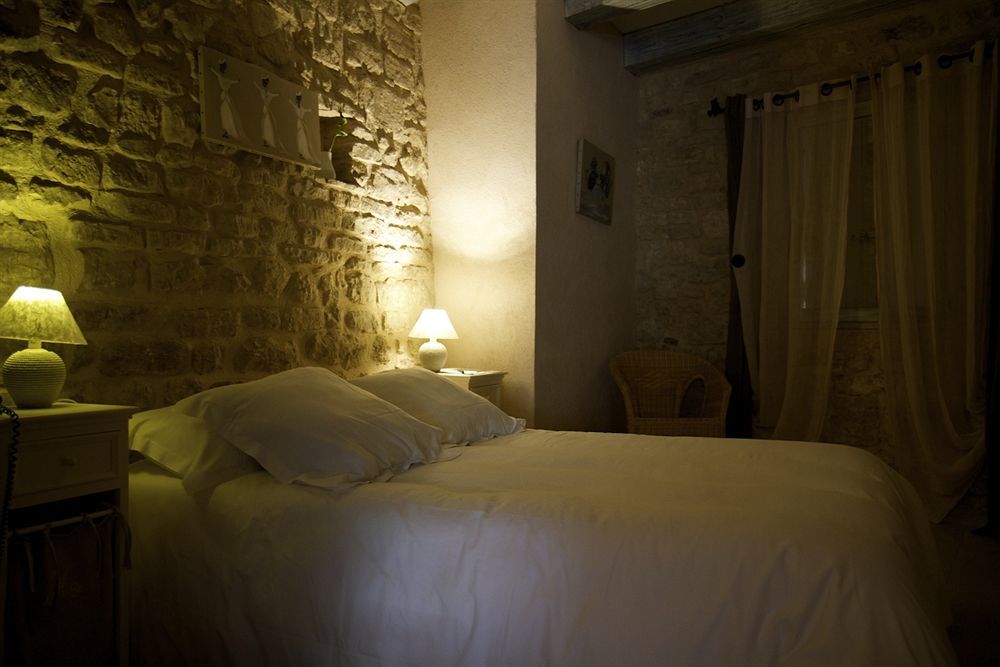 Le Crillon Hotell Murs  Eksteriør bilde