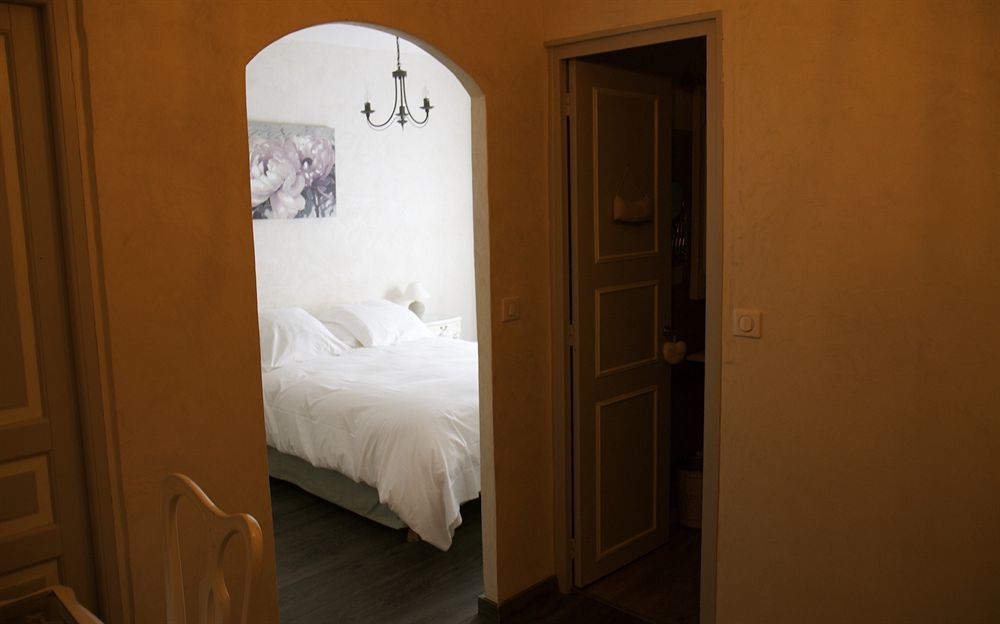 Le Crillon Hotell Murs  Eksteriør bilde