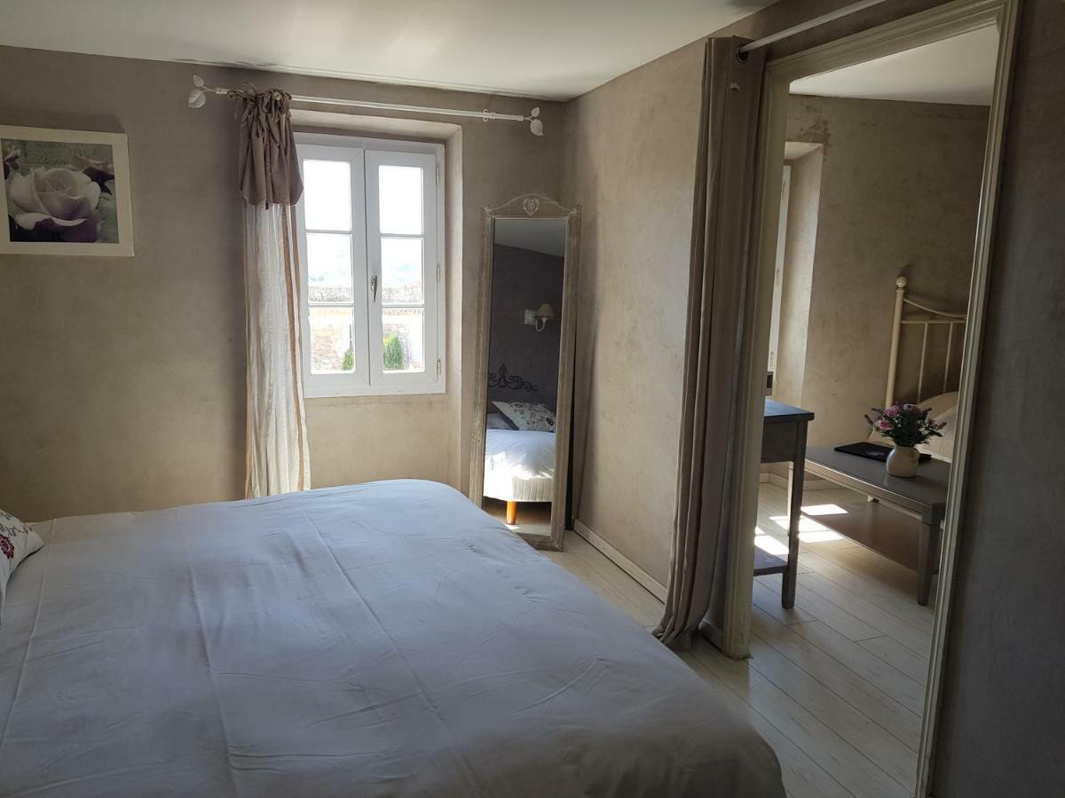 Le Crillon Hotell Murs  Eksteriør bilde