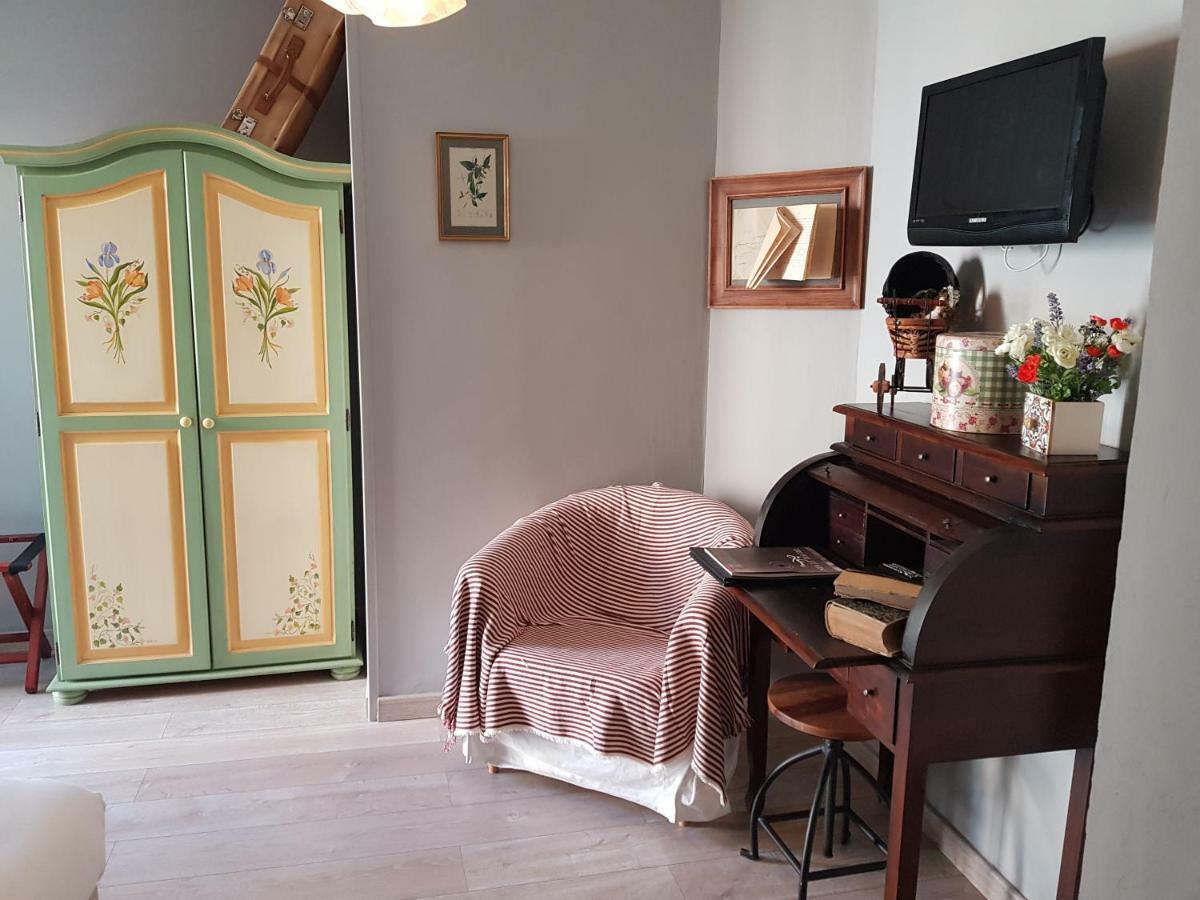 Le Crillon Hotell Murs  Eksteriør bilde